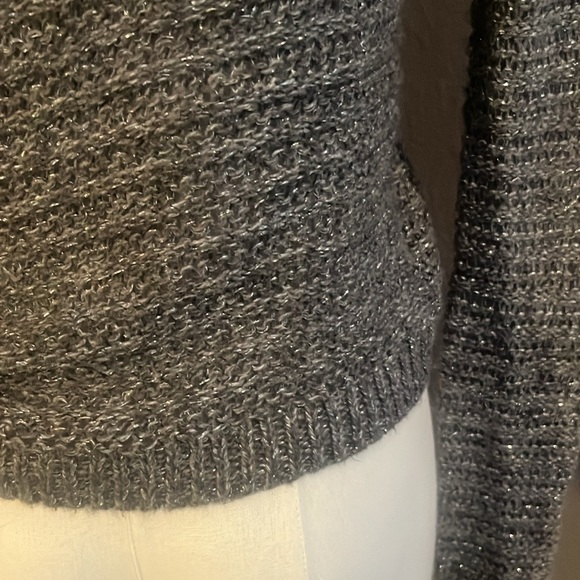 Hollister Jewel Sweater - Picture 15 of 16